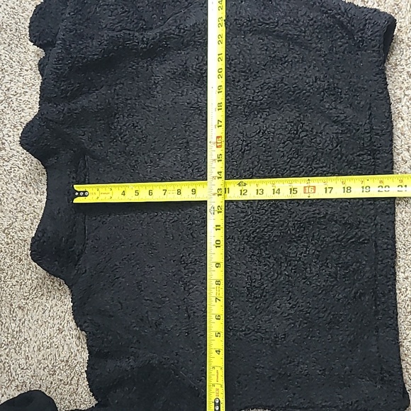 New York Laundry Black Fleece Top - Picture 5 of 6